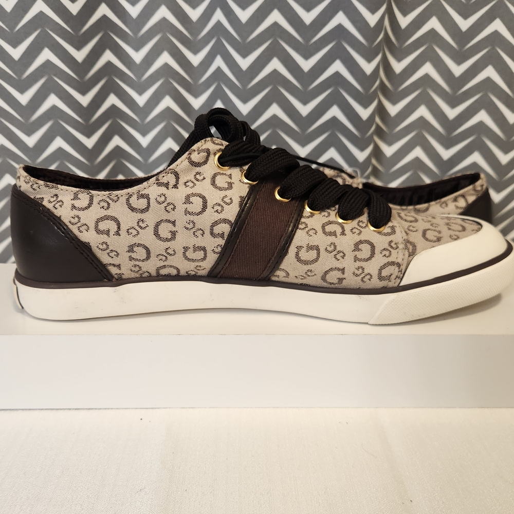 Guess Women's Trainer Logo Patterned Sneakers Size 7.5 Brown NWT - Picture 5 of 5